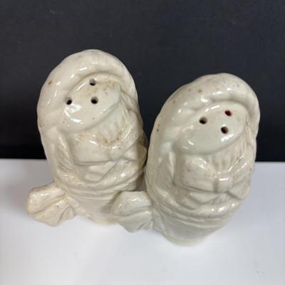 LOT 387: Vintage Salt & Pepper Shakers Featuring RCA Victor "Nipper" the Dog