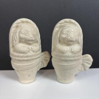 LOT 387: Vintage Salt & Pepper Shakers Featuring RCA Victor "Nipper" the Dog