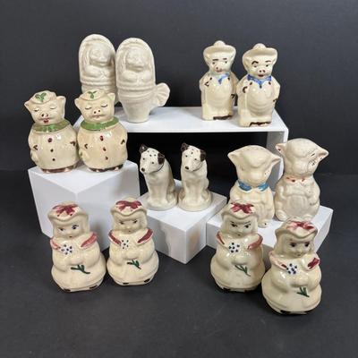 LOT 387: Vintage Salt & Pepper Shakers Featuring RCA Victor "Nipper" the Dog
