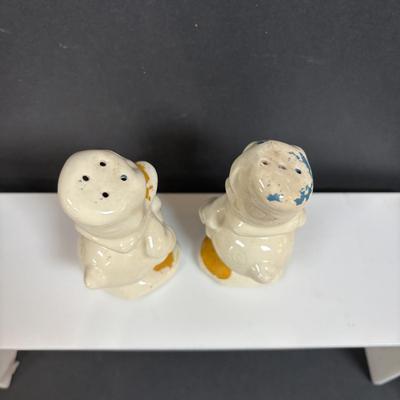 LOT 388: Collection of 6 Vintage Salt & Pepper Shakers