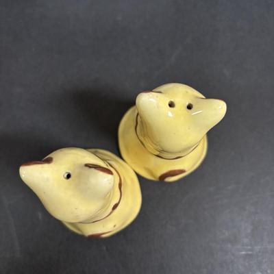 LOT 388: Collection of 6 Vintage Salt & Pepper Shakers