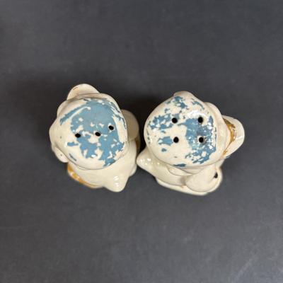 LOT 388: Collection of 6 Vintage Salt & Pepper Shakers
