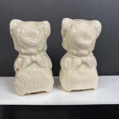 LOT 388: Collection of 6 Vintage Salt & Pepper Shakers
