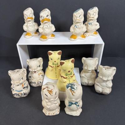 LOT 388: Collection of 6 Vintage Salt & Pepper Shakers