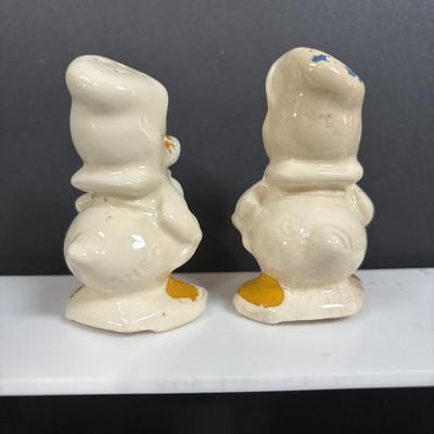 LOT 388: Collection of 6 Vintage Salt & Pepper Shakers