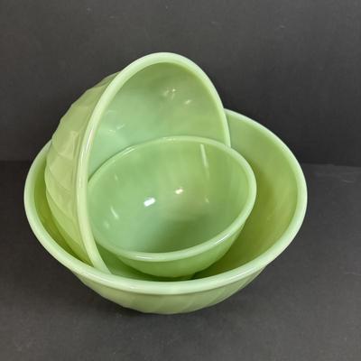 LOT 391: Set of 3 Unmarked Jadeite Mixing Bowls