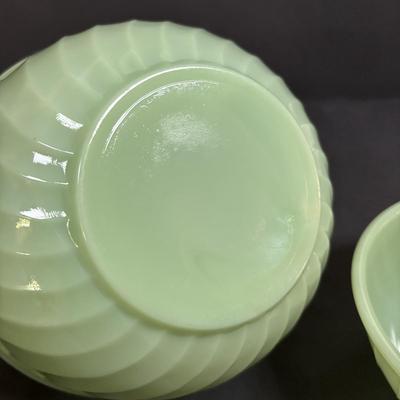 LOT 391: Set of 3 Unmarked Jadeite Mixing Bowls