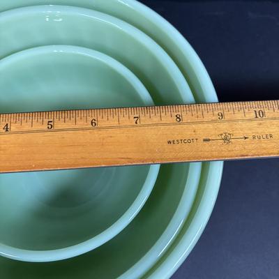 LOT 391: Set of 3 Unmarked Jadeite Mixing Bowls