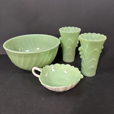 LOT 392: Vintage Jadeite Mixing Bowl and Art Deco Vases along with an Art Deco "Oyster & Pear White with Green" Leaf Candy...