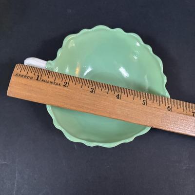 LOT 392: Vintage Jadeite Mixing Bowl and Art Deco Vases along with an Art Deco "Oyster & Pear White with Green" Leaf Candy...