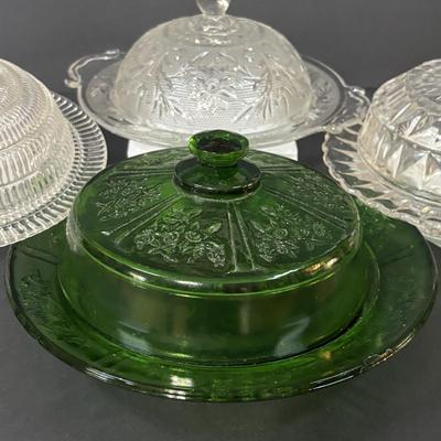 LOT 394: Vintage Covered Butter/Cheese Dishes