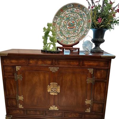 Furniture - Chinese style chest with decor