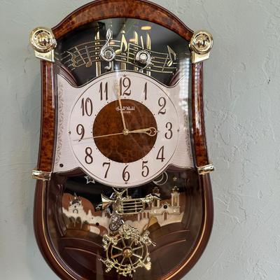 Decor - Small World Musical Wall clock - Rhythm Clocks "Concerto Entertainer II" Musical Motion Clock