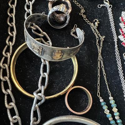 Costume Jewelry Lot O- Mixed lot with some marked 925