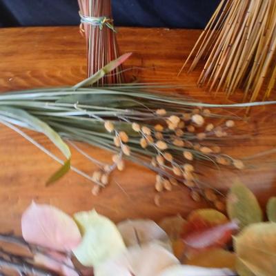 Decorative Craft Bundle – Sticks, stick Wreath & faux flowers