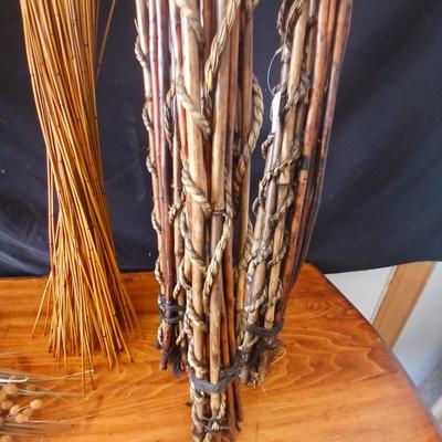 Decorative Craft Bundle – Sticks, stick Wreath & faux flowers