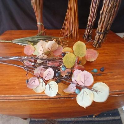 Decorative Craft Bundle – Sticks, stick Wreath & faux flowers