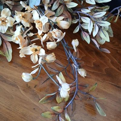 Decorative Craft Bundle – Sticks, stick Wreath & faux flowers