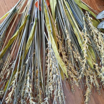 Decorative Craft Bundle – Sticks, stick Wreath & faux flowers