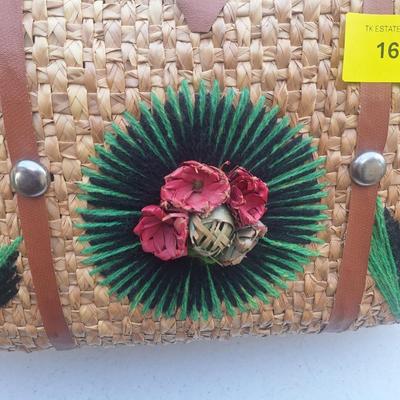 Sale Photo Thumbnail #290: perfect size to take to the beach or pool