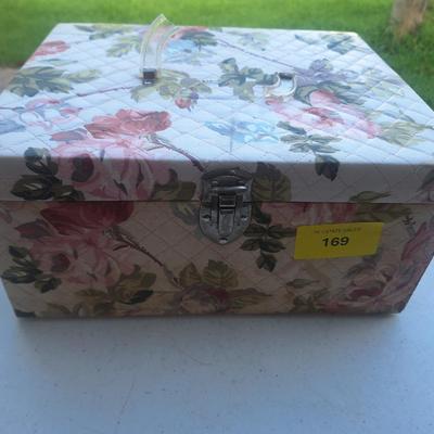 Sale Photo Thumbnail #294: box of misc sewing items- handle on box is broken.