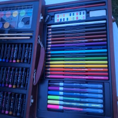 Sale Photo Thumbnail #342: art kit