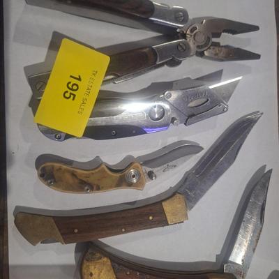 Sale Photo Thumbnail #361: notice a little bit of rust on the one half open one on the end