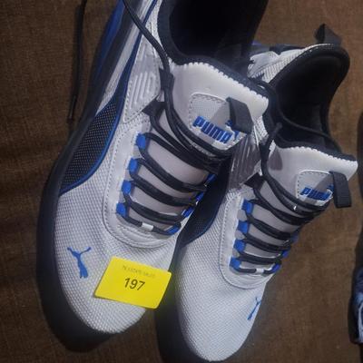 Sale Photo Thumbnail #370: Mens Puma sneakers size 10