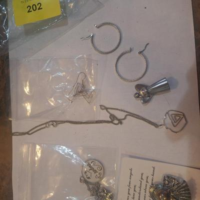 Sale Photo Thumbnail #388: Jewelry bundle