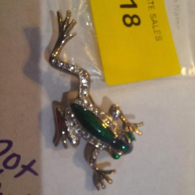 Sale Photo Thumbnail #442: Frog brooch