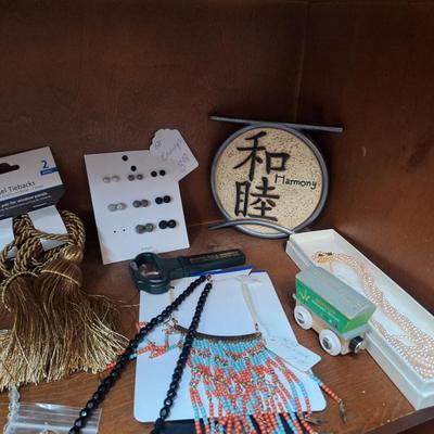 Sale Photo Thumbnail #496: jewelry and other items