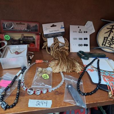 Sale Photo Thumbnail #494: jewelry and other items