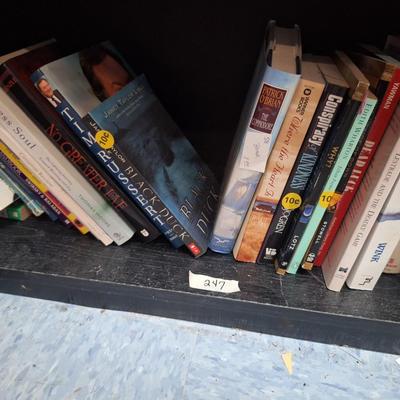 Sale Photo Thumbnail #500: books