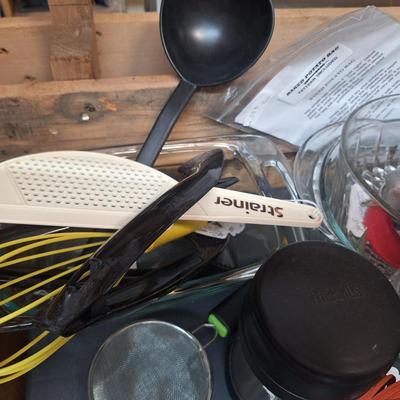 Sale Photo Thumbnail #510: misc  cooking items
