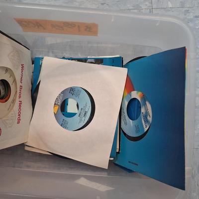Sale Photo Thumbnail #520: bundle of 45 records