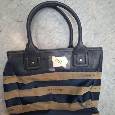 Sale Photo Thumbnail #522: Tommy Hilfiger Purse