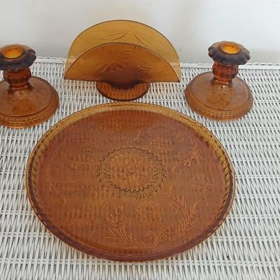 Tierra Amber Glass Dish Set – Vintage Embossed Pattern