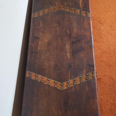 LOT 7B: Antique Hill-Hoel Mfg. Co. Red Cedar Storage Chest