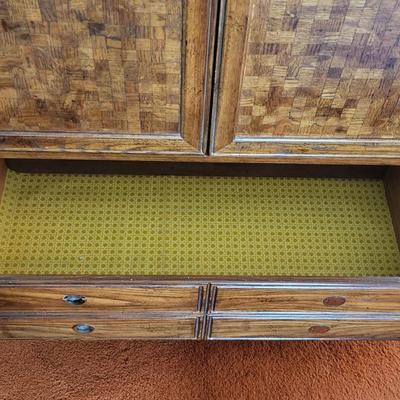 LOT 9B: Thomasville Standing Dresser
