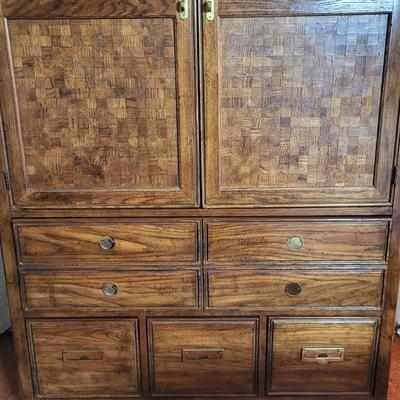 LOT 9B: Thomasville Standing Dresser
