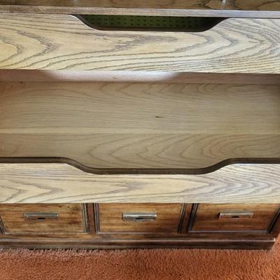 LOT 9B: Thomasville Standing Dresser