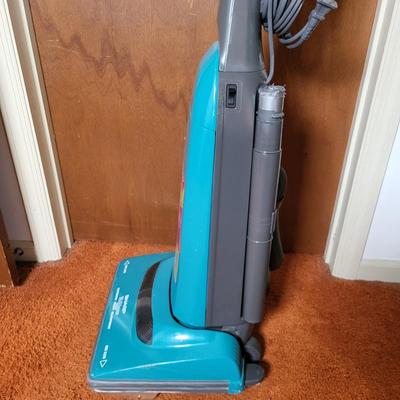 LOT 13B: Sharp Twin Energy 12 Amp Vacuum