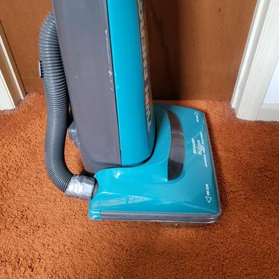LOT 13B: Sharp Twin Energy 12 Amp Vacuum