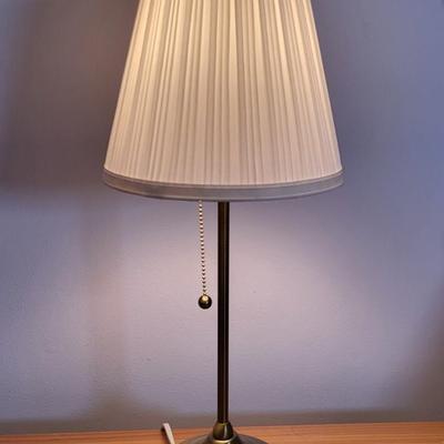 LOT 15B: Broyhill Queen Bed and Matching Nightstand with Pair of Lamps