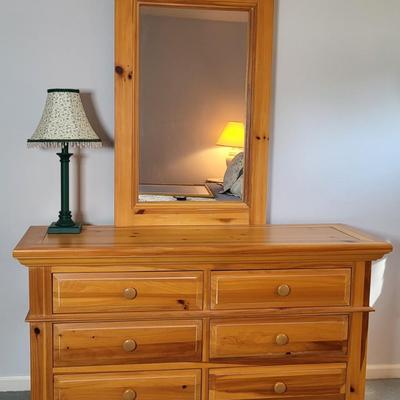 LOT 16B: Broyhill Six Drawer Vanity and Lamp