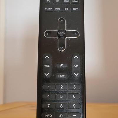 LOT 17B: Broyhill Standing Dresser with Vizio 21" TV and Remote