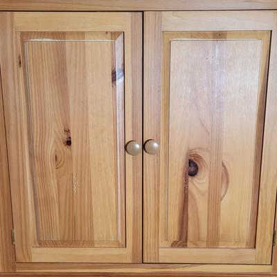 LOT 17B: Broyhill Standing Dresser with Vizio 21" TV and Remote