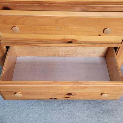 LOT 17B: Broyhill Standing Dresser with Vizio 21" TV and Remote