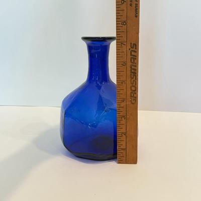 LOT 49F: Vintage Blue Glassware