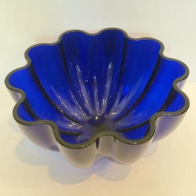 LOT 49F: Vintage Blue Glassware